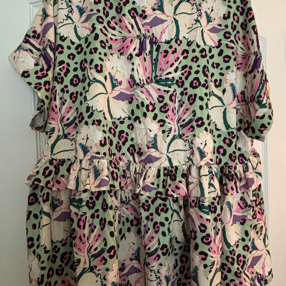 Floral Ruffle V-Neck Top - Picture 2 of 2